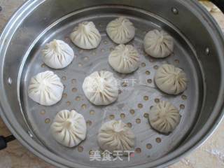 蟹粉小笼包的做法步骤：17
