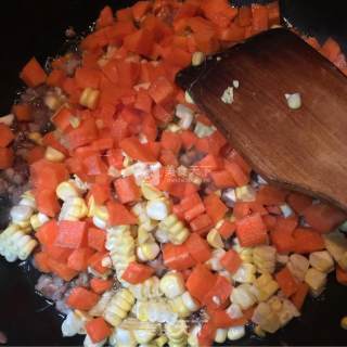 玉米胡萝卜炒肉末的做法步骤：6