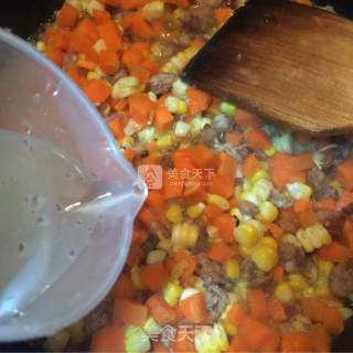 玉米胡萝卜炒肉末的做法步骤：7
