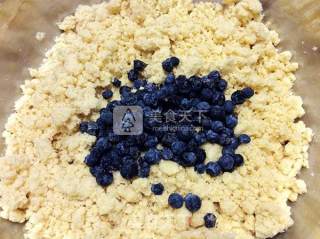双味黄油全麦蓝莓酥by：普蓝高科蓝莓美食特约撰稿人的做法步骤：5
