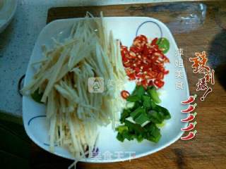 冬笋炒牛肉丝的做法步骤：1