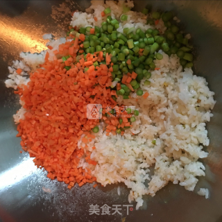 小朋友最爱的彩色炒饭的做法步骤：8