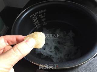 银耳百合雪梨汤的做法步骤：4