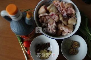 红烧猪蹄的做法步骤：2