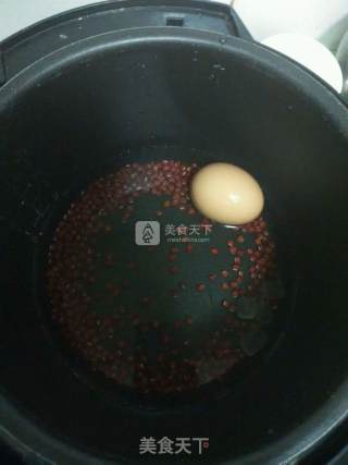 红豆糖水蛋的做法步骤：2