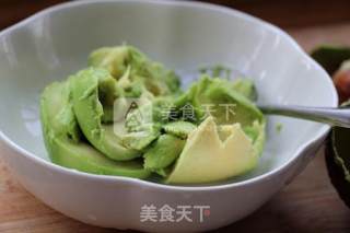 妈妈放心的营养美味小零食【牛油果苏打饼干】的做法步骤：3