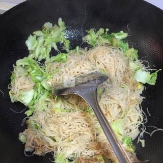 快手午餐----球菜炒粉干的做法步骤：7