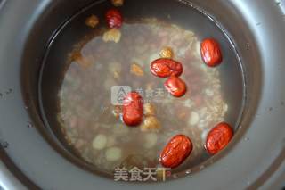 红枣桂圆杂粮粥的做法步骤：2