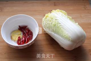 醋溜娃娃菜的做法步骤：1