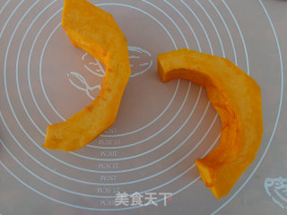 南瓜豆沙饼的做法步骤：1