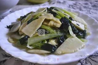 塔苦菜烧冬笋的做法步骤：8