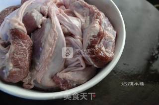 慈姑红焖肉的做法步骤：4