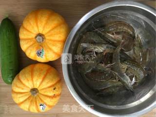 上汤虾球的做法步骤：1