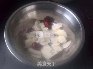 菊花雪梨茶的做法步骤：1