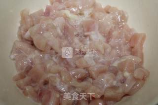 莲子鸡丁的做法步骤：2