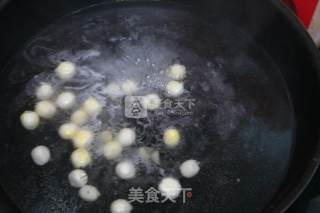 莲子鸡丁的做法步骤：3