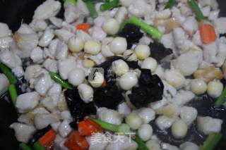 莲子鸡丁的做法步骤：7