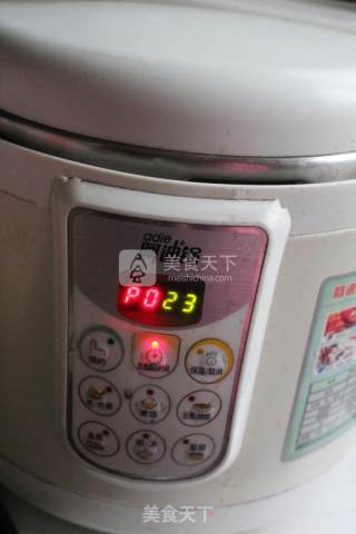 红豆红枣枸杞黑米粥的做法步骤：4