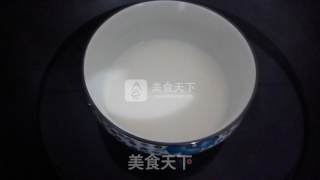 圣诞专属蛋糕——草莓拿破仑的做法步骤：1