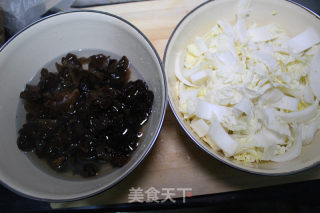 虫草白菜木耳肉丸粉丝汤的做法步骤：4