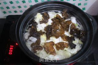 虫草白菜木耳肉丸粉丝汤的做法步骤：5