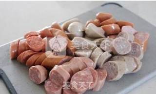 部队锅（韩国的一种火锅）的做法步骤：1