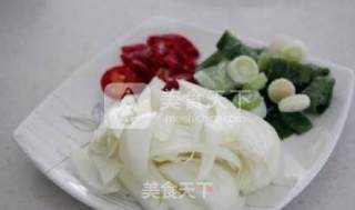 部队锅（韩国的一种火锅）的做法步骤：2