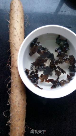 山药炒木耳的做法步骤：1