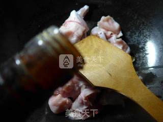 香葱烧牛蛙的做法步骤：3