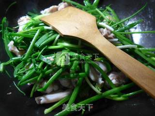 香葱烧牛蛙的做法步骤：6