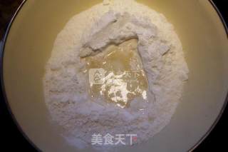 芝麻糯米饼的做法步骤：2