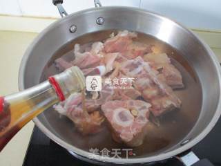 牛肉筋炖萝卜的做法步骤：3