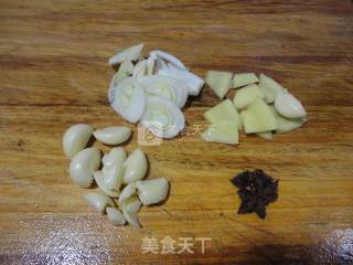 红烧明太鱼的做法步骤：2