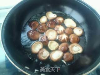 香菇扒油菜的做法步骤：4