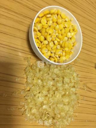 宝宝辅食~鸡肉玉米肠的做法步骤：1