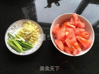 甜辣油焖虾的做法步骤：2