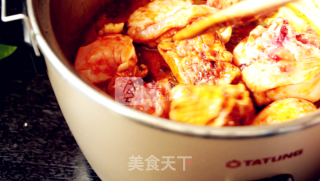 红咖喱鸡块烩杂蔬的做法步骤：3