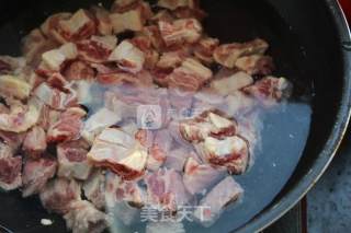 冬季养生牛肉汤的做法步骤：2