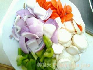 杏鲍菇炒鸡腿的做法步骤：1