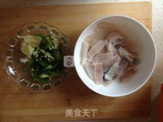 韩式辣炒鱿鱼的做法步骤：1