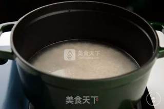 皮蛋瘦肉粥一厨作铸铁锅版的做法步骤：4
