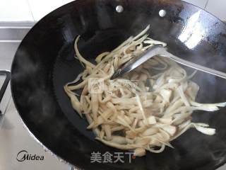 干煸杏鲍菇的做法步骤：3