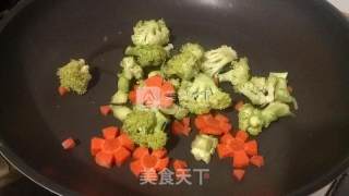 芝加哥酱鱿鱼烩二菇的做法步骤：7