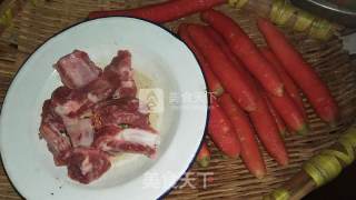 红烧排骨胡萝卜的做法步骤：1