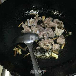 蒜苔排骨的做法步骤：4