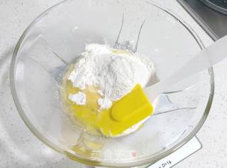 牛奶戚风蛋糕的做法步骤：1