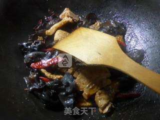 黑木耳烧大排的做法步骤：11