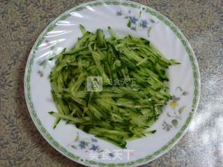 凉拌三丝的做法步骤：1