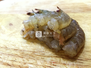 冬日自制蒜蓉烤虾串的做法步骤：2