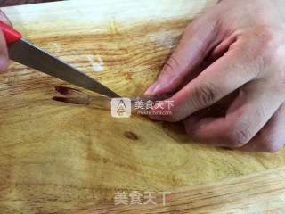 冬日自制蒜蓉烤虾串的做法步骤：3